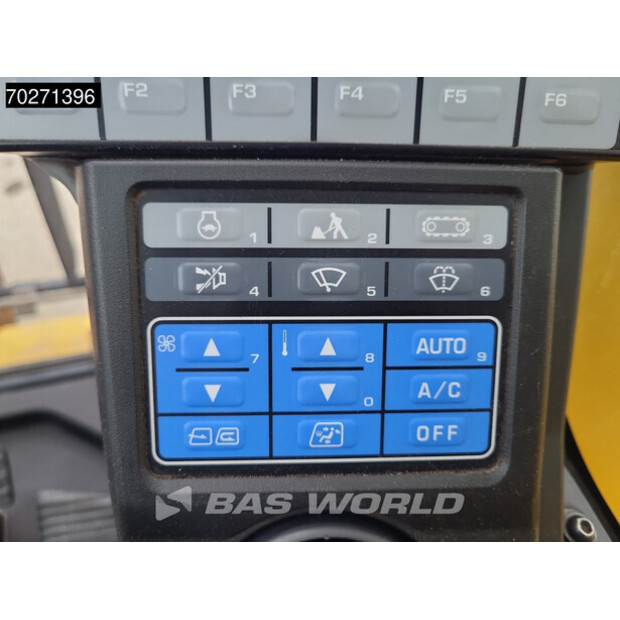 2018 كوماتسو PC700 LC -11-42193750