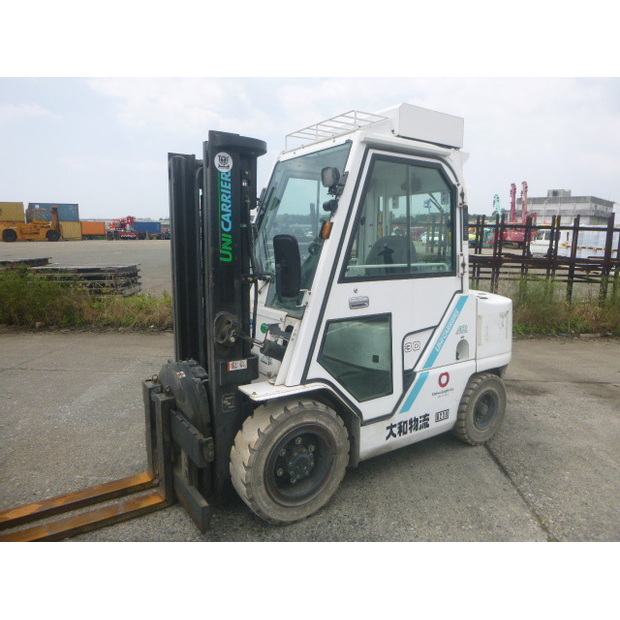 2017 UNICARRIERS FHD30T5-42195025