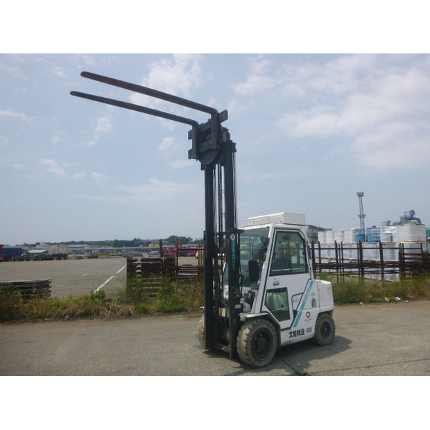 2017 UNICARRIERS FHD30T5-42195029