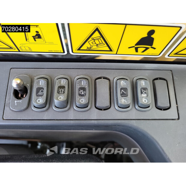 2017 Caterpillar 325 F L-42196690