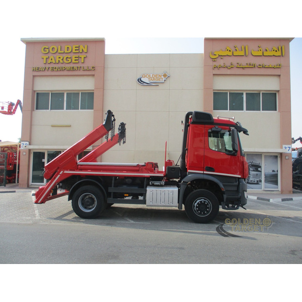 2015 Mercedes-Benz 1832-42197425