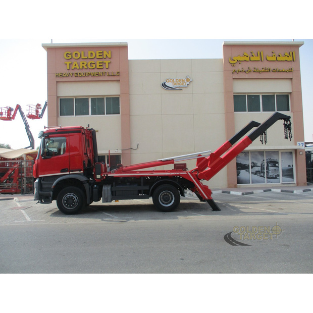 2015 Mercedes-Benz 1832-42197426