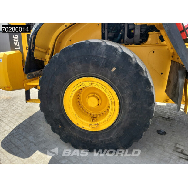 2013 فولفو L250G-42197722