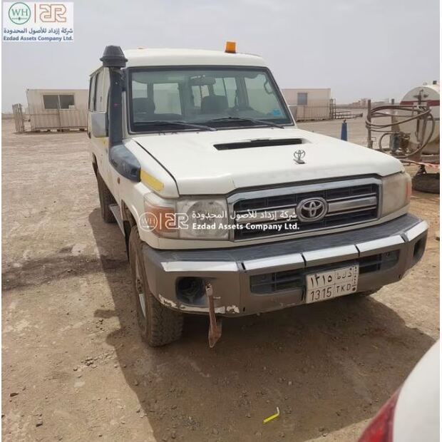 2019 Toyota Land Cruiser-42199397