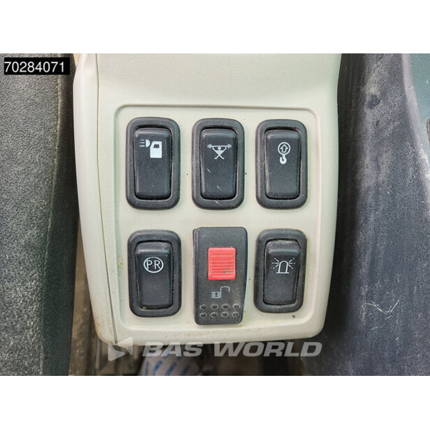 2015 كوبيلكو SK210LC-10-42199931