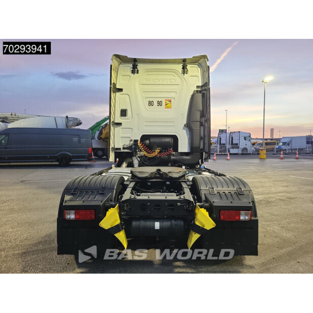2022 Ford F-Max 500-42200157