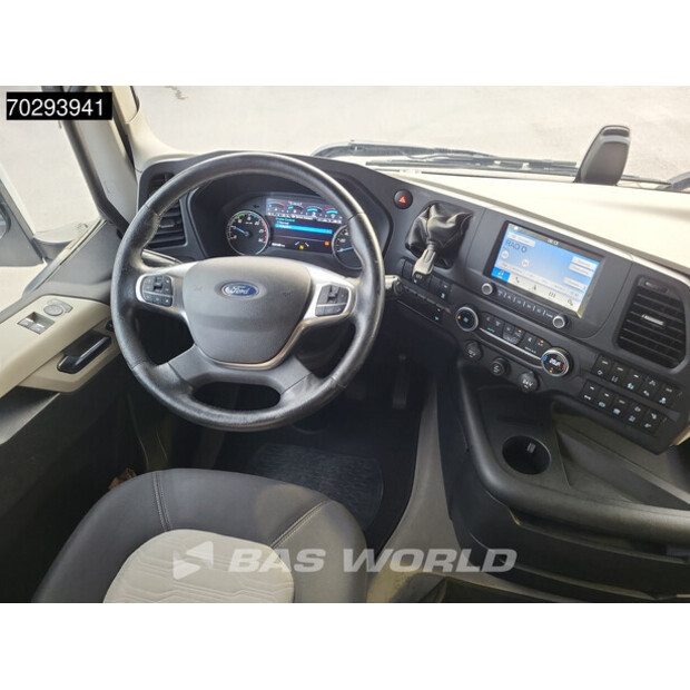 2022 Ford F-Max 500-42200165