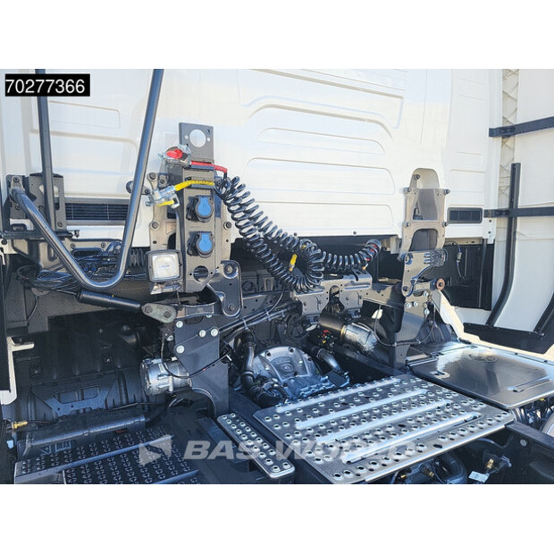 2025 Scania S560-42200231