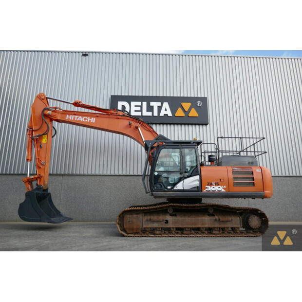 2019 Hitachi ZX300LC-6-42214694