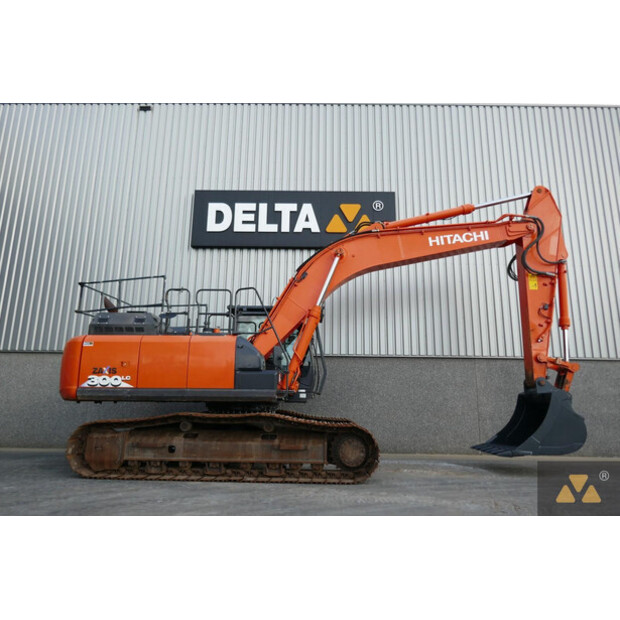 2019 Hitachi ZX300LC-6-42214695