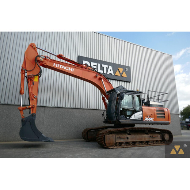 2019 Hitachi ZX300LC-6-42214696