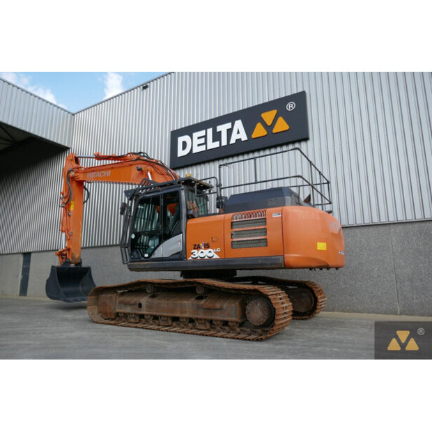 2019 Hitachi ZX300LC-6-42214697