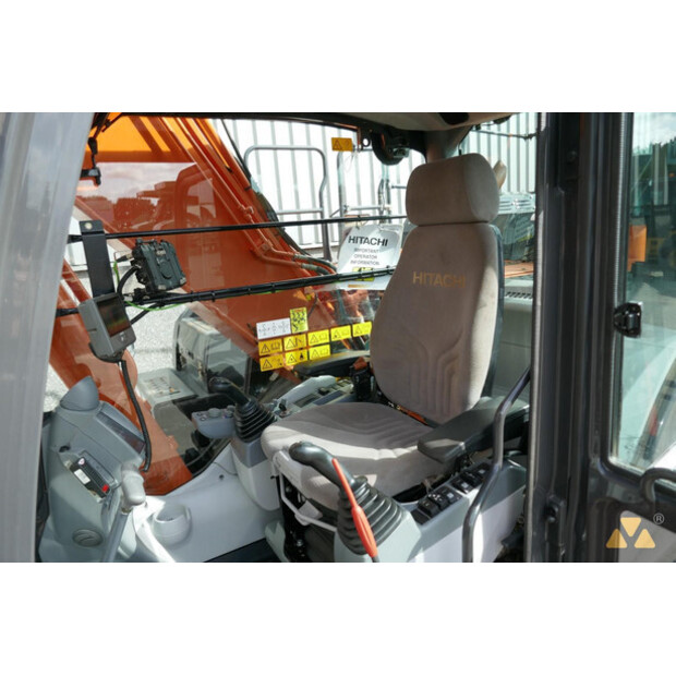 2019 Hitachi ZX300LC-6-42214700