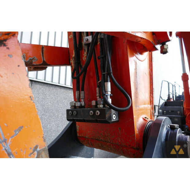 2019 Hitachi ZX300LC-6-42214708