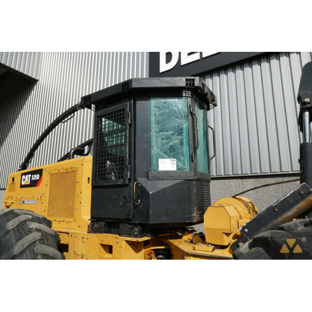 2018 Caterpillar 525D-42214858