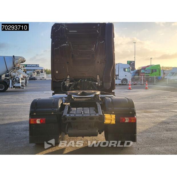 2023 Mercedes-Benz Actros 1848-42216476