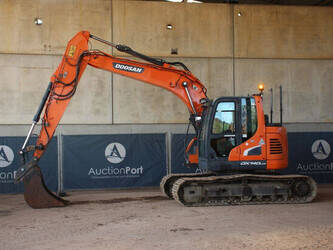 صورة ل حفارات مجنزرة دووسان DX140LCR