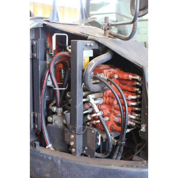 2016 Hitachi ZX85USB-5A-42217651