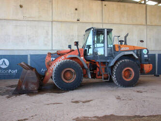 Image de CHARGEUSES SUR PNEUS 2006 Hitachi ZW220