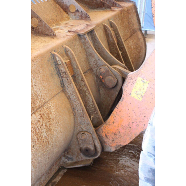 2006 هيتاشى ZW220-42217869
