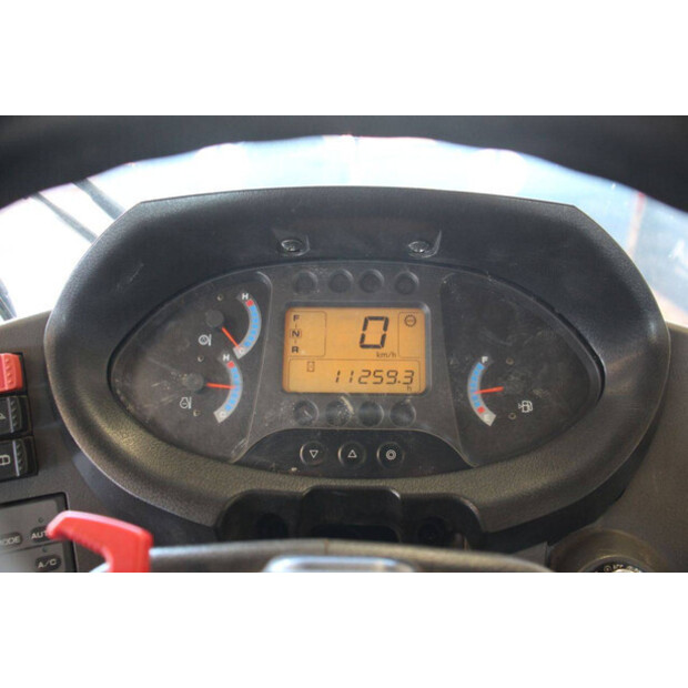 2006 هيتاشى ZW220-42217886