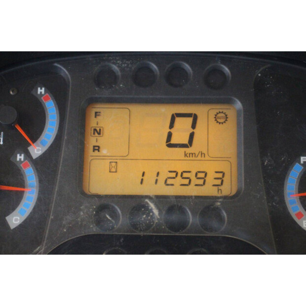 2006 هيتاشى ZW220-42217887