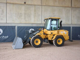 Image for WHEEL LOADERS 2015 Volvo L35G