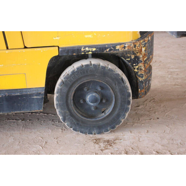 2005 Hyster H5.50XM-42218045