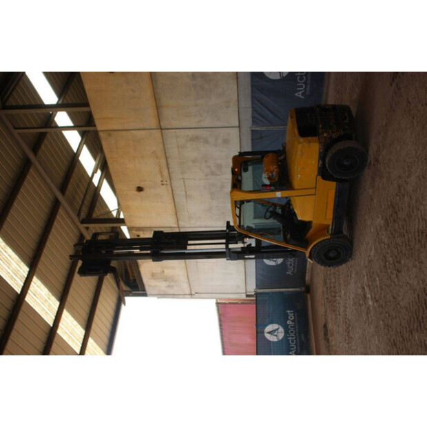 2005 Hyster H5.50XM-42218057