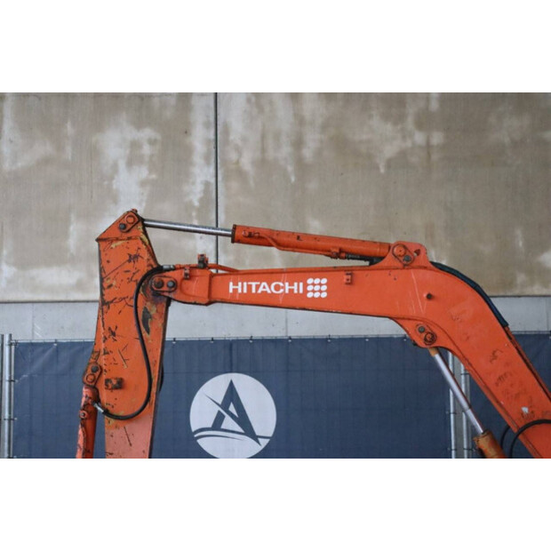 2001 Hitachi EX30-2-42218851