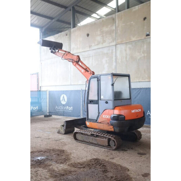 2001 Hitachi EX30-2-42218876