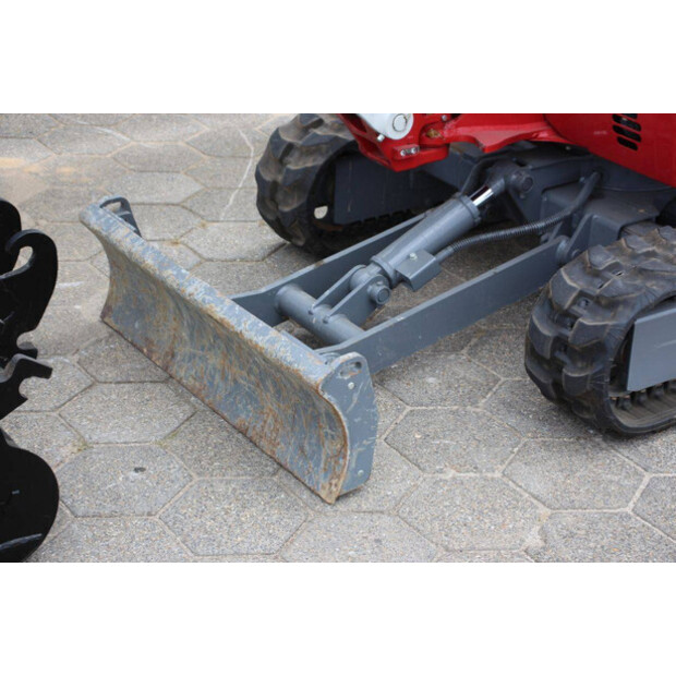 2024 TAKEUCHI TB216-42219481