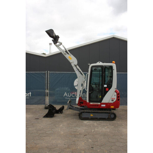 2024 TAKEUCHI TB216-42219509