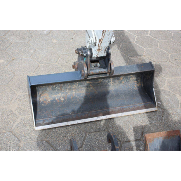 2024 TAKEUCHI TB216-42219526