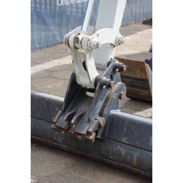 2024 TAKEUCHI TB216-42219530