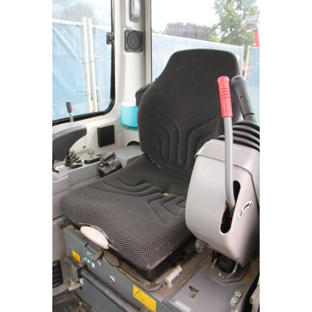 2024 TAKEUCHI TB216-42219542