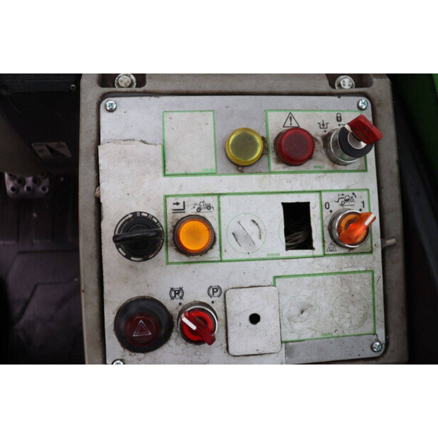 2016 Merlo P25.6-42219781