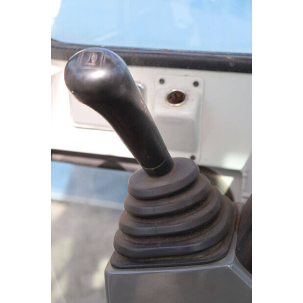 TAKEUCHI TB219-42220111
