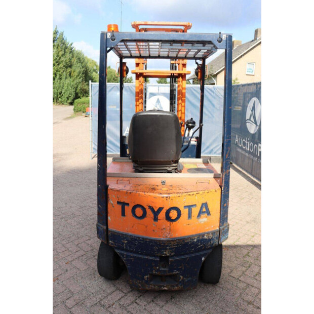 Toyota 4FB20-42220594