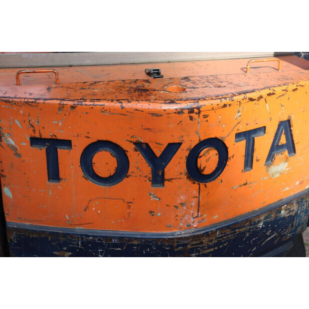 Toyota 4FB20-42220606