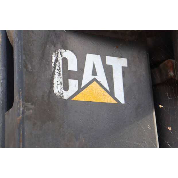 2002 Caterpillar GC45K-42220631