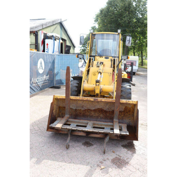 1998 Komatsu WB70A-42221022