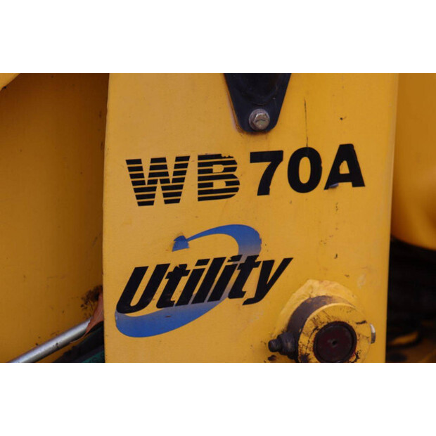 1998 Komatsu WB70A-42221030