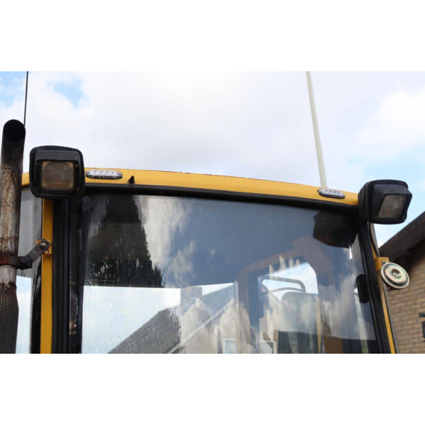 1998 Komatsu WB70A-42221035