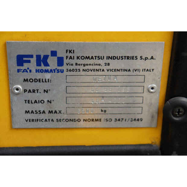 1998 Komatsu WB70A-42221054