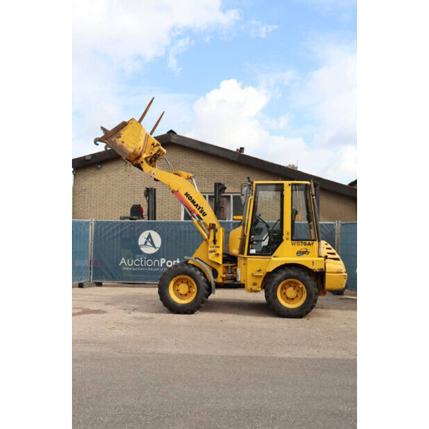 1998 Komatsu WB70A-42221056