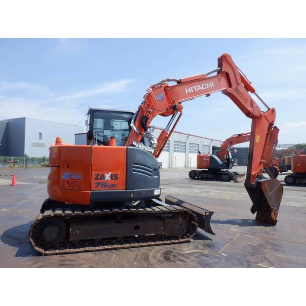 2015 Hitachi ZX75UR-5B-42223960