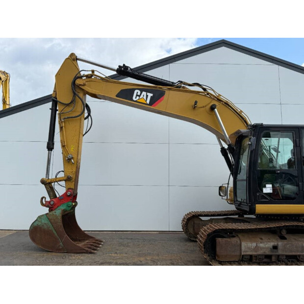 2010 Caterpillar 320DL-42224697