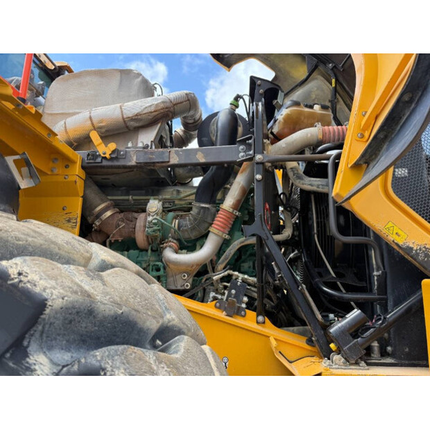 2018 Volvo L220H-42225659