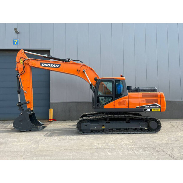 2025 Doosan DX225LC-7M-42225786